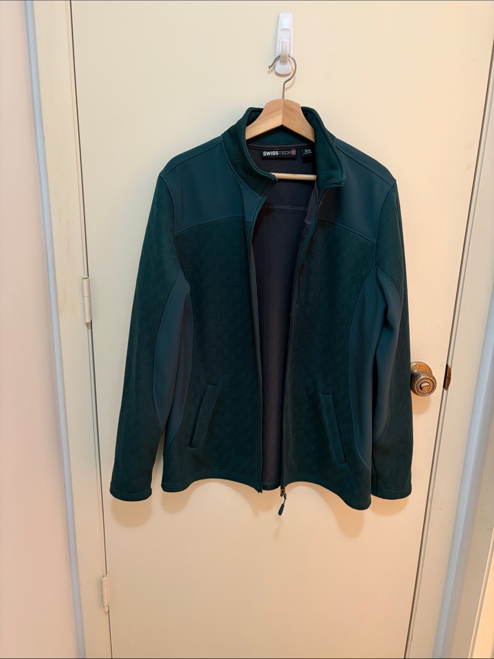 Women’s lightweight bomber style jacket